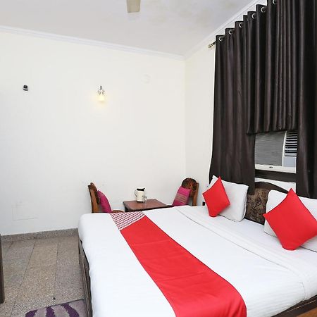 Oyo 8188 Vardhmaan Inn Delhi  Exterior photo