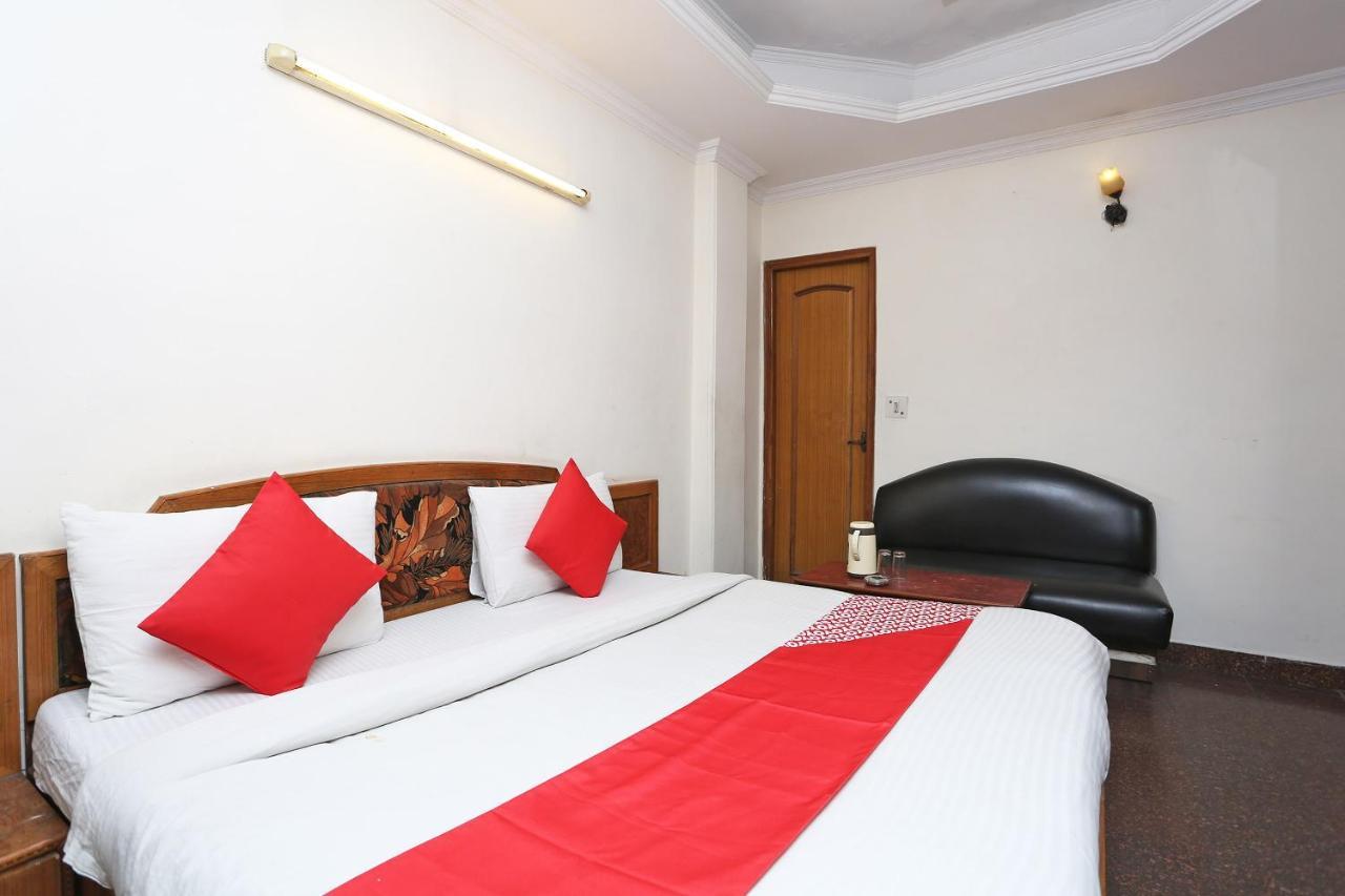 Oyo 8188 Vardhmaan Inn Delhi  Exterior photo